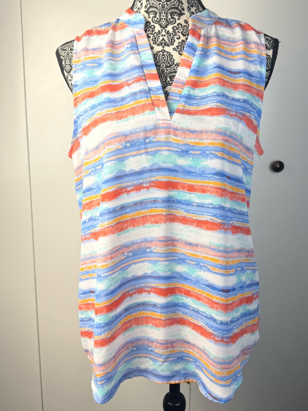 Sleeveless Watercolor Stripe Tank blouse— Multicolor size large